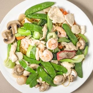 Combination Hong Kong-Style Chow Mein
