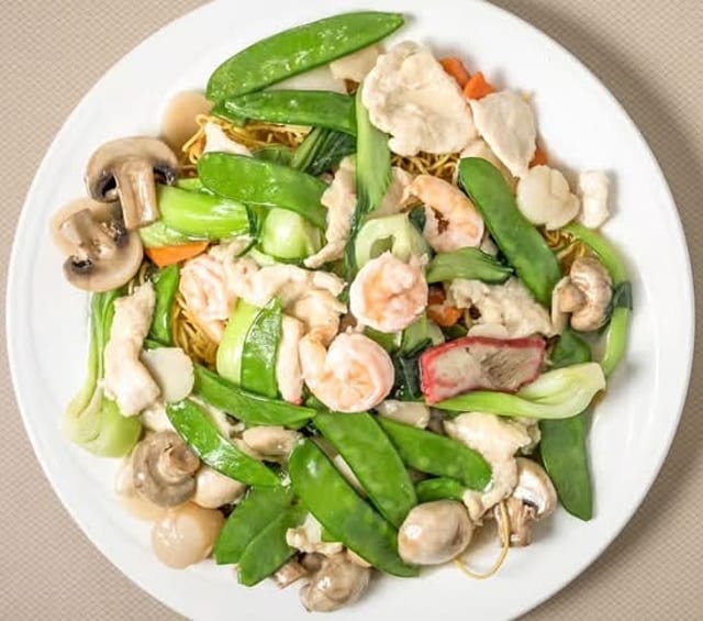 Combination Hong Kong-Style Chow Mein.