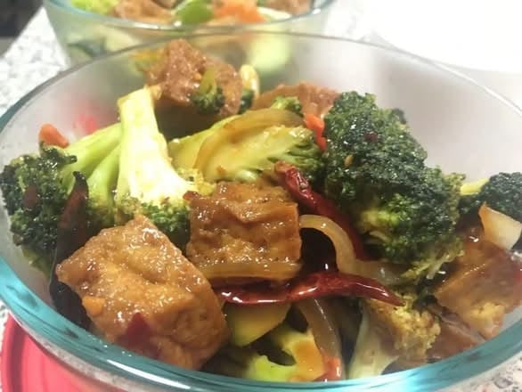 Full Tray Kung Pao Tofu w/Broccoli.